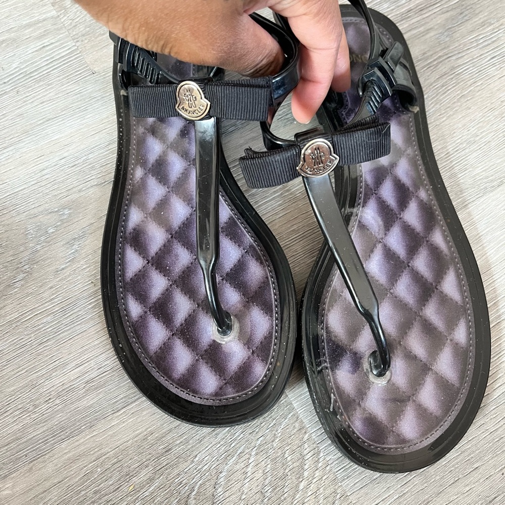 MONCLER JELLY THONG SANDALS SIZE 38